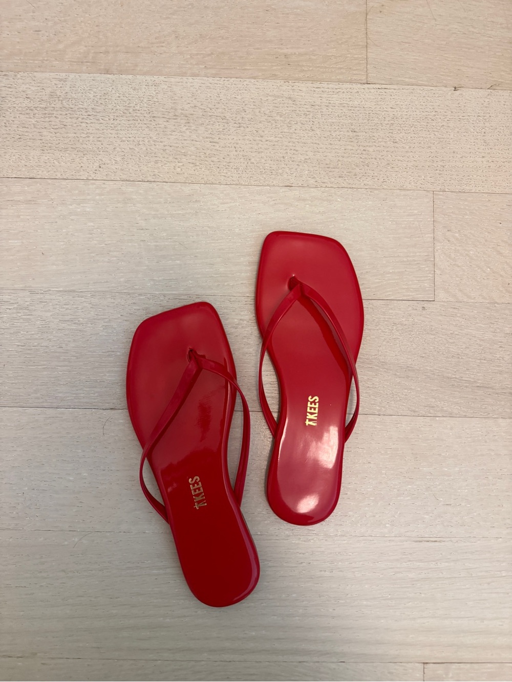 TKEES Red Minimal Square-Toe Flip Sandals
